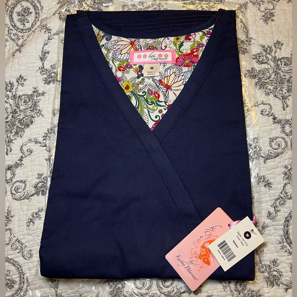Koi Katelyn Scrub Top Style 137-012 Navy NWOT